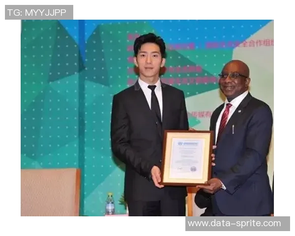 从贫困到荣耀身世坎坷的足球明星们的奋斗传奇